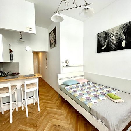 Centra And Simple To Reach Apartment Vienna Luaran gambar
