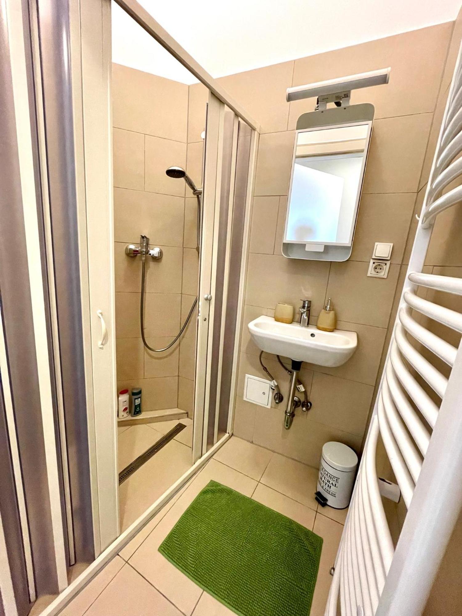 Centra And Simple To Reach Apartment Vienna Luaran gambar