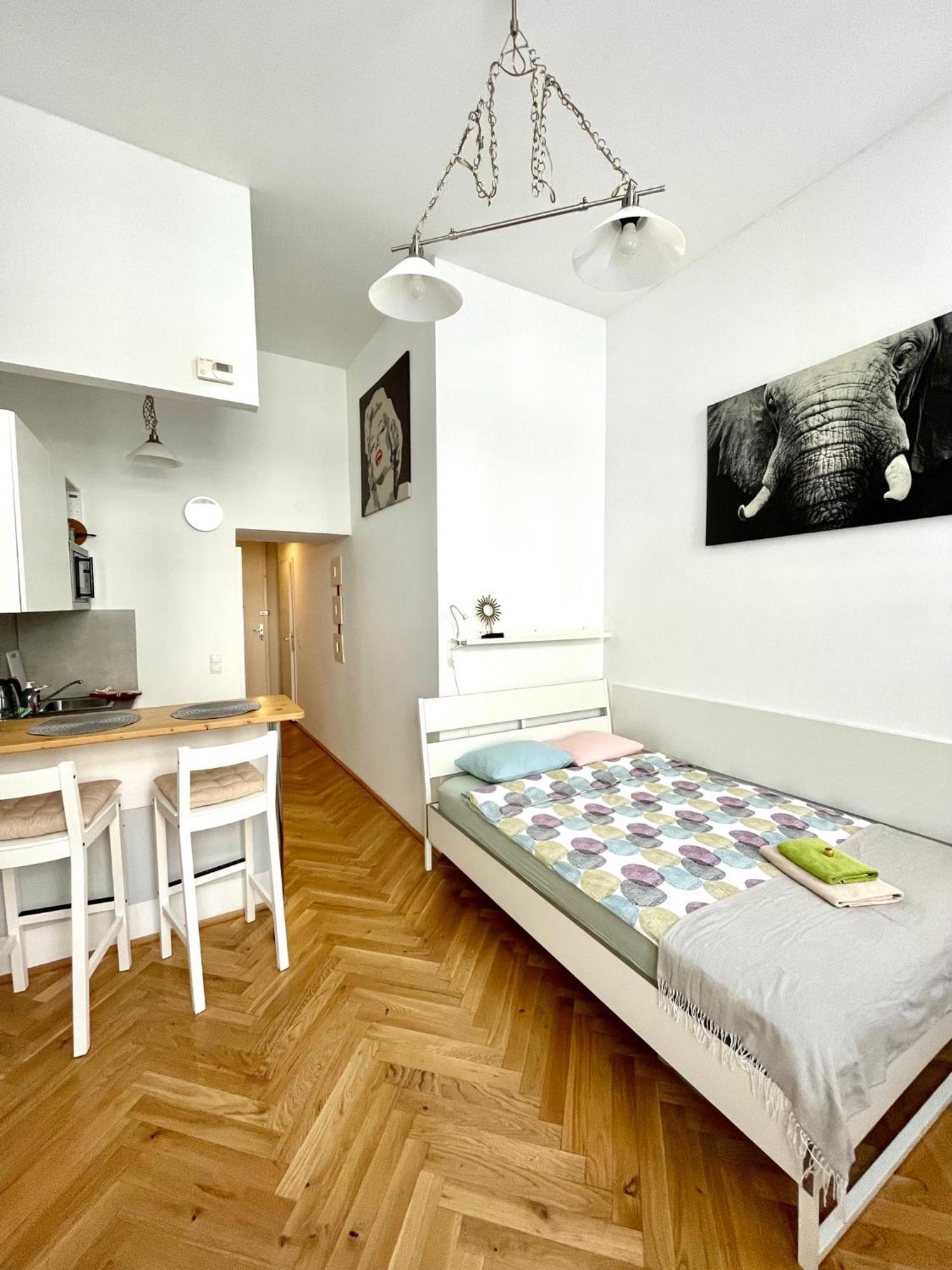 Centra And Simple To Reach Apartment Vienna Luaran gambar